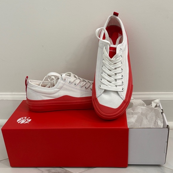 Chick-Fil-A Shoes - Chick-fil-A Branded Low-Top Canvas Sneakers - women’s size 7